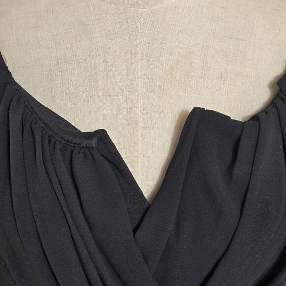 Windsor Black Criss Cross Crop Top - Picture 2 of 7